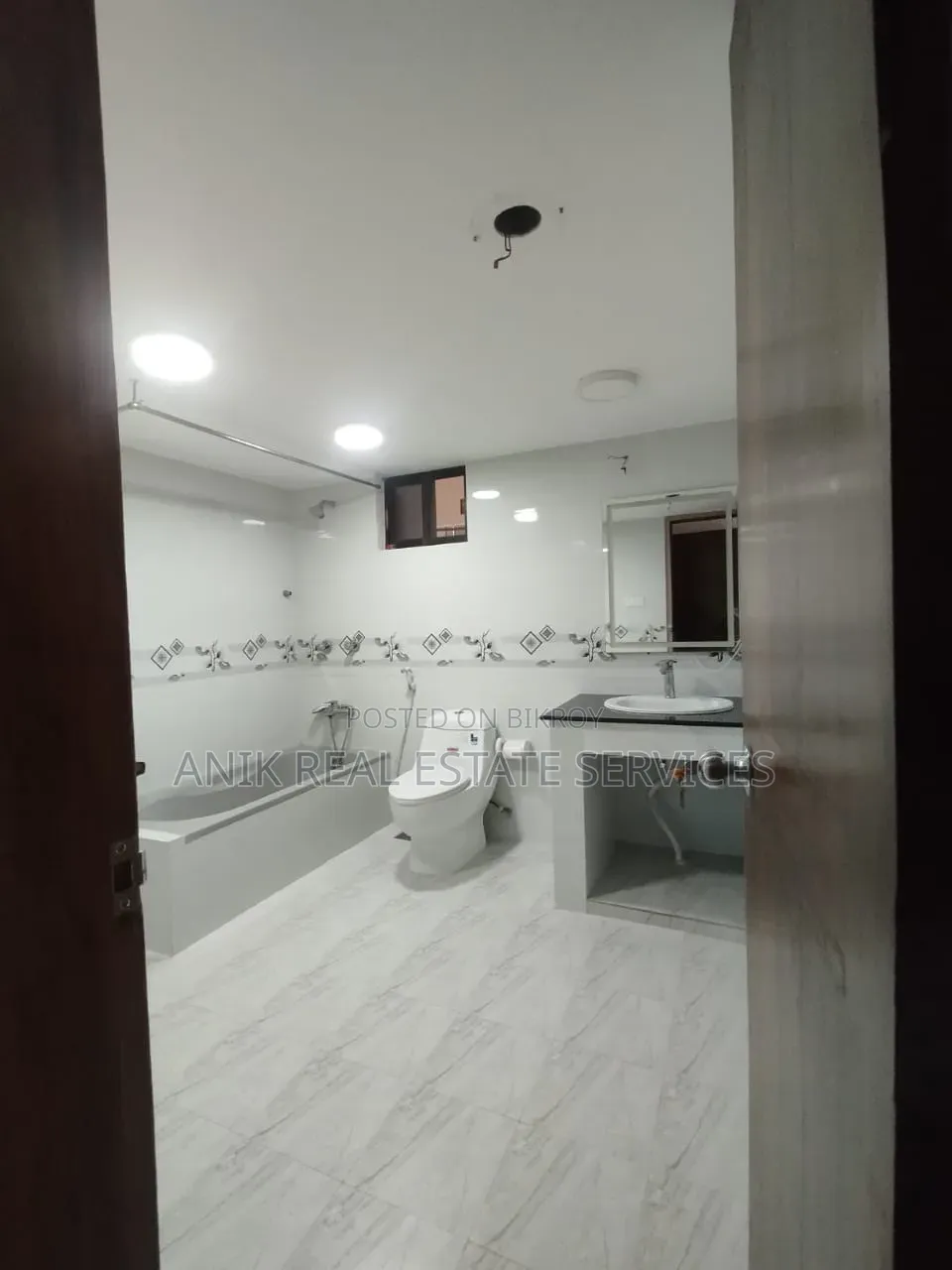4 Bedroom Apartment in Anik Real Estate, Gulshan for rent