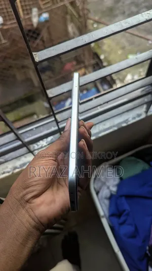টেকনো স্পার্ক ৪০ ১২৮ জিবি সাদা