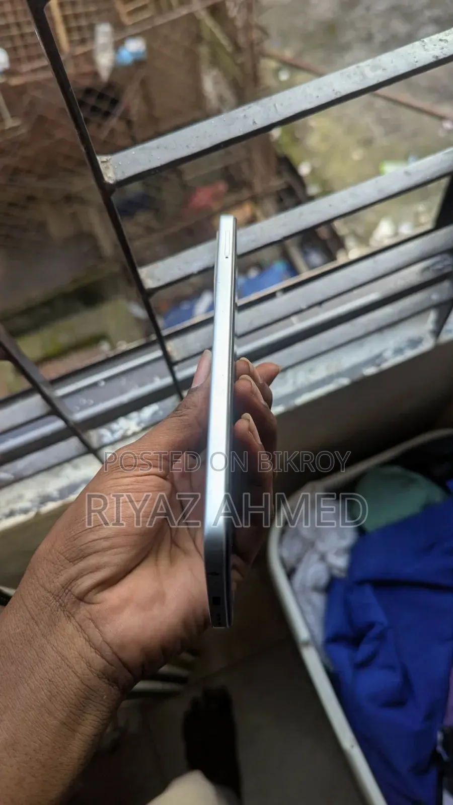 টেকনো স্পার্ক ৪০ ১২৮ জিবি সাদা