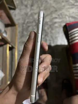 অ্যাপল আইফোন ১১ ৬৪ জিবি সাদা