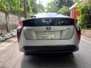 টয়োটা প্রিয়াস ২০১৮ গ্রে