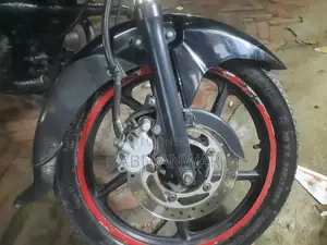 বাজাজ ডিসকভার ১৫০ ২০১৬ লাল