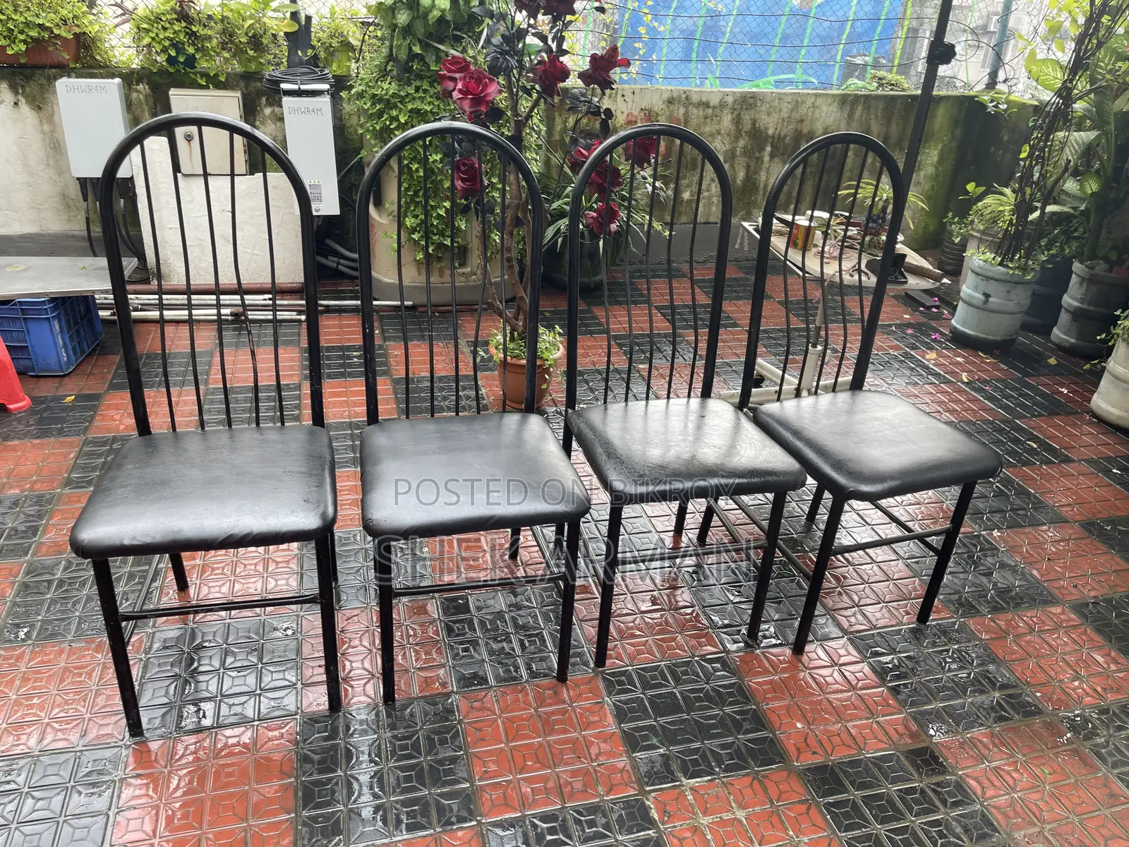 4 Black Metal Frame Cushion Chairs – Good Condition