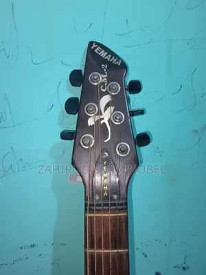 Yemaha Cm2 Acoustic Semi-Electric Guitar