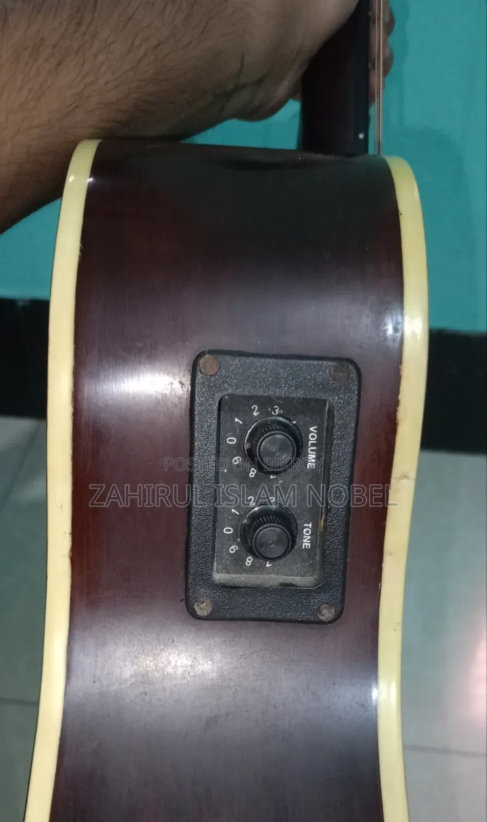 Yemaha Cm2 Acoustic Semi-Electric Guitar