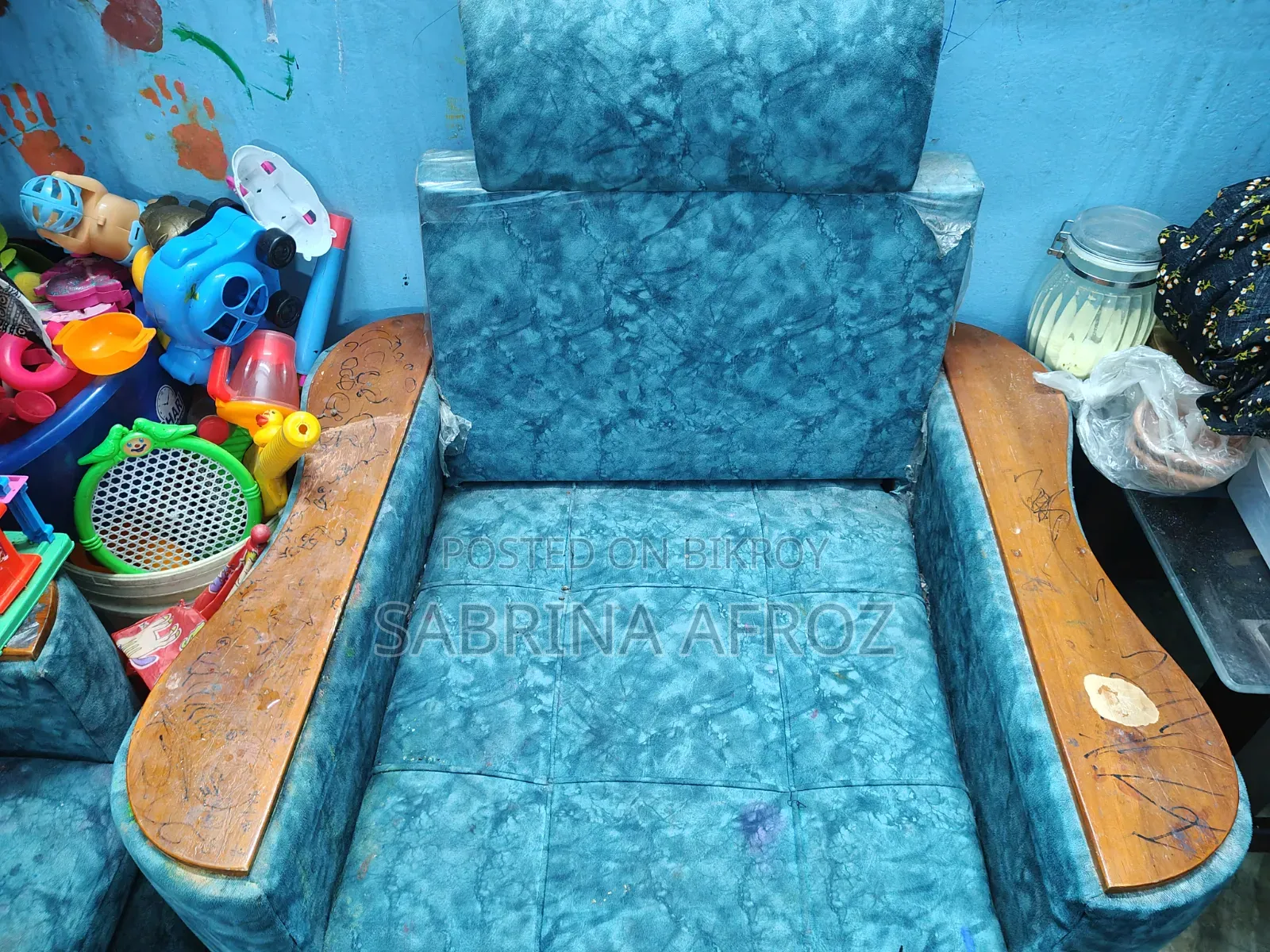 5-seater sofa for sale with cushions included.