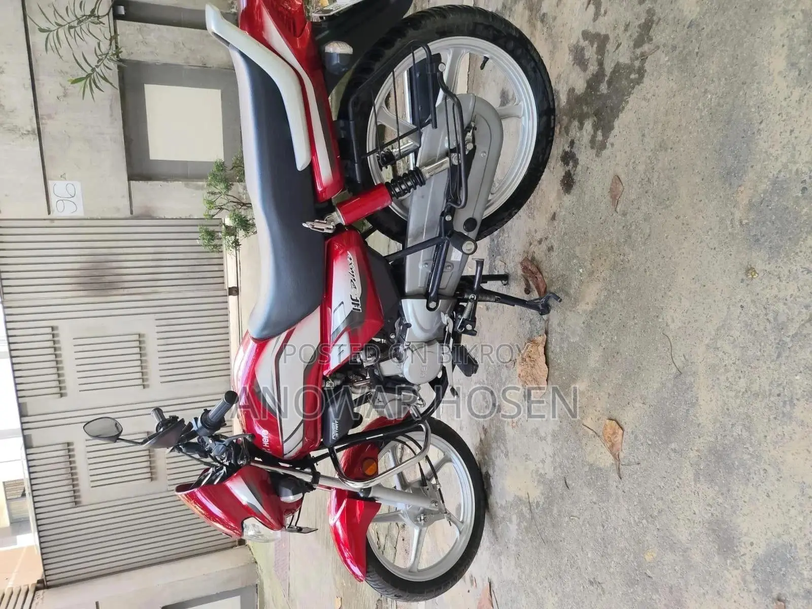 হিরো এইচএফ ডিলাক্স ২০২৬ রেড