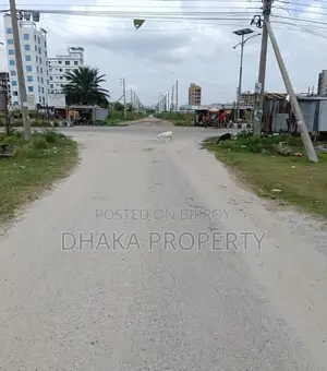 সেক্টর-১৭/এইচ১-এ বিজিএমই-এর বিপরীতে ৩ কাঠা দক্ষিণমুখী