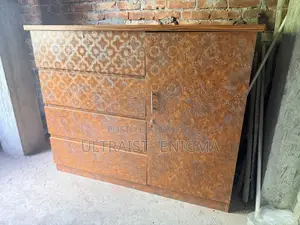 পারটেক্স ওয়ার্ডরোব ব্যবহৃত