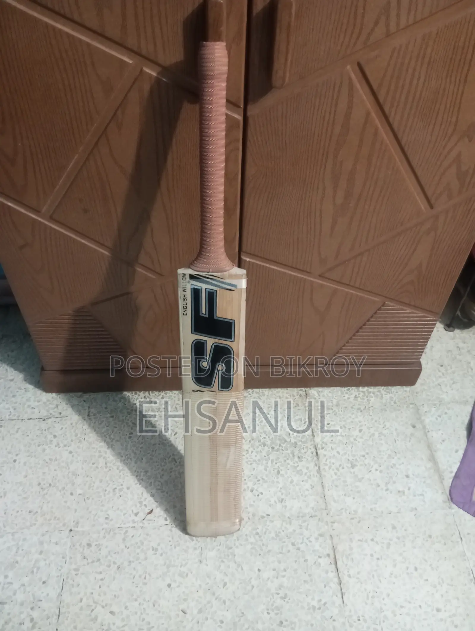 ইংলিশ উইলো ক্রিকেট ব্যাট। দুর্দান্ত কন্ডিশনে। ম্যাচ ব্যাট।