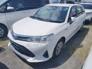 Toyota Corolla Fielder 1.5 Hybrid Front-Wheel Drive 2021 White