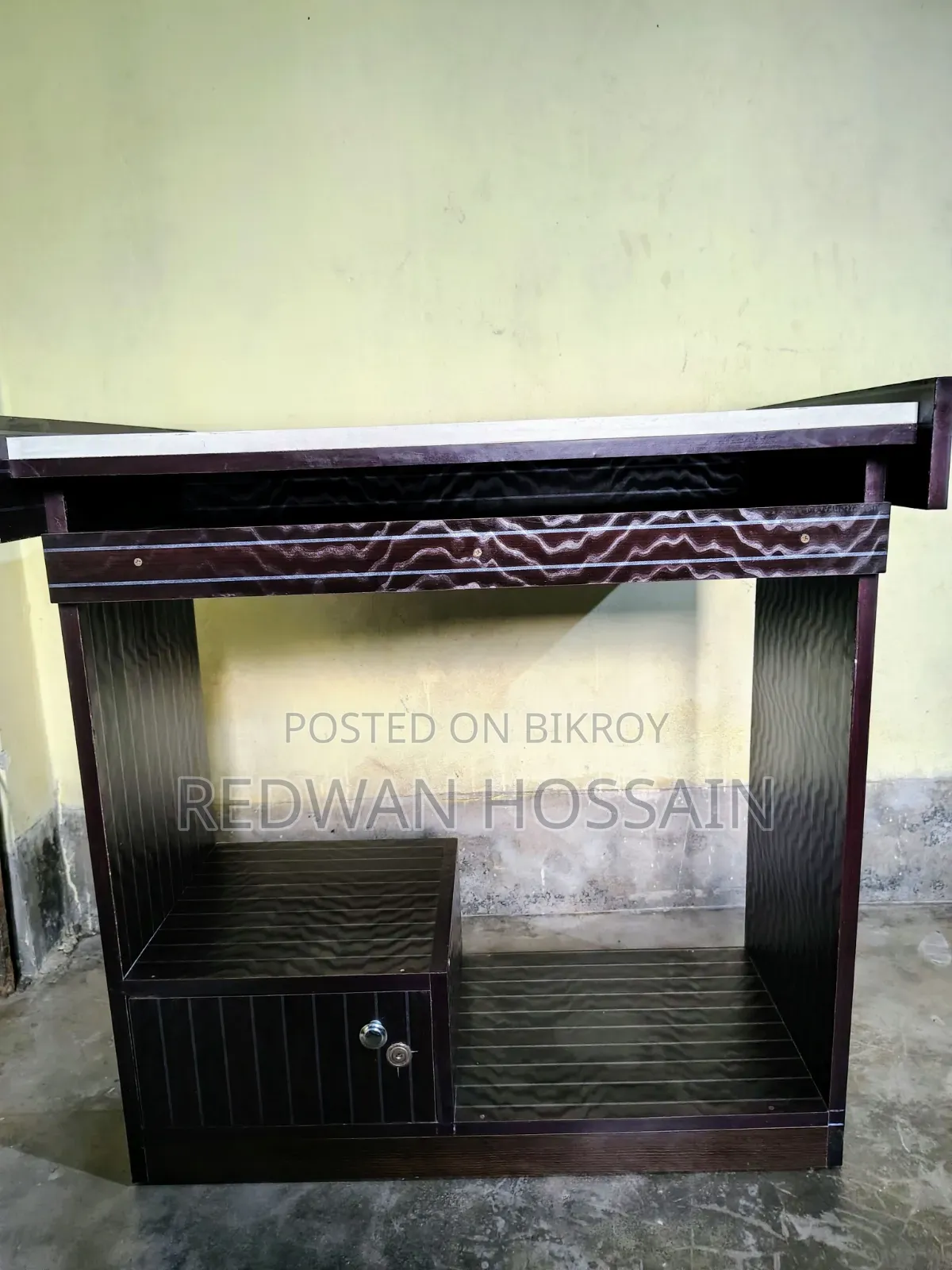 Computer Table for Sale on Urgent Basis !!