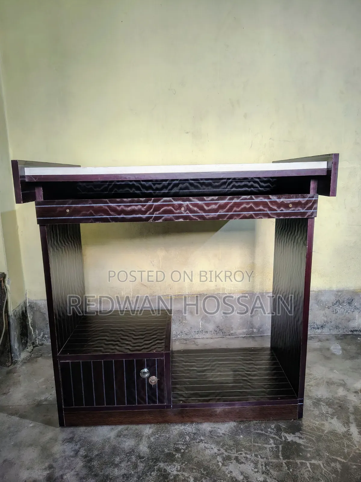 Computer Table for Sale on Urgent Basis !!