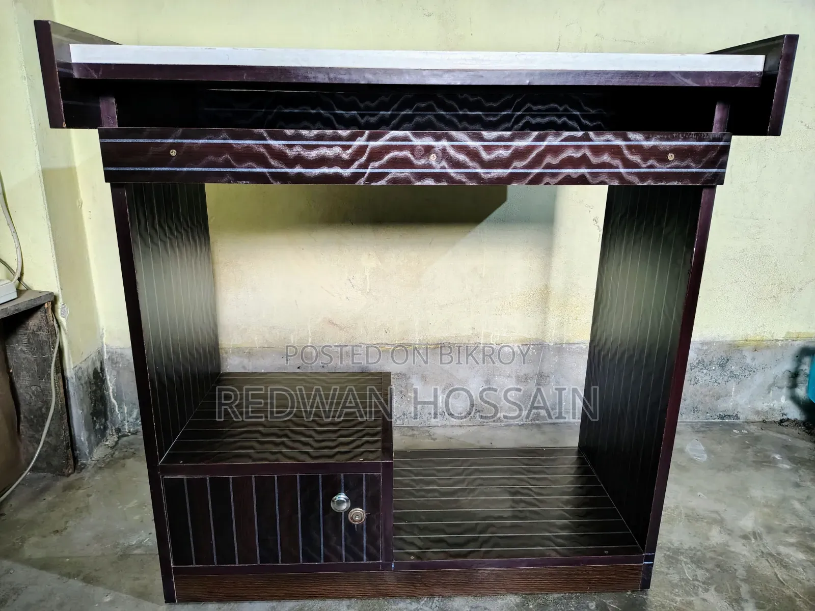 Computer Table for Sale on Urgent Basis !!
