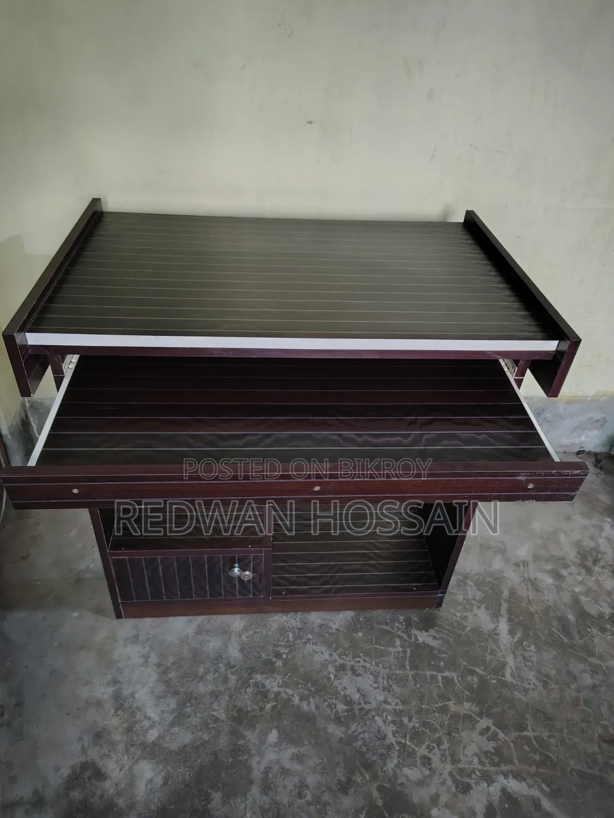 Computer Table for Sale on Urgent Basis !!