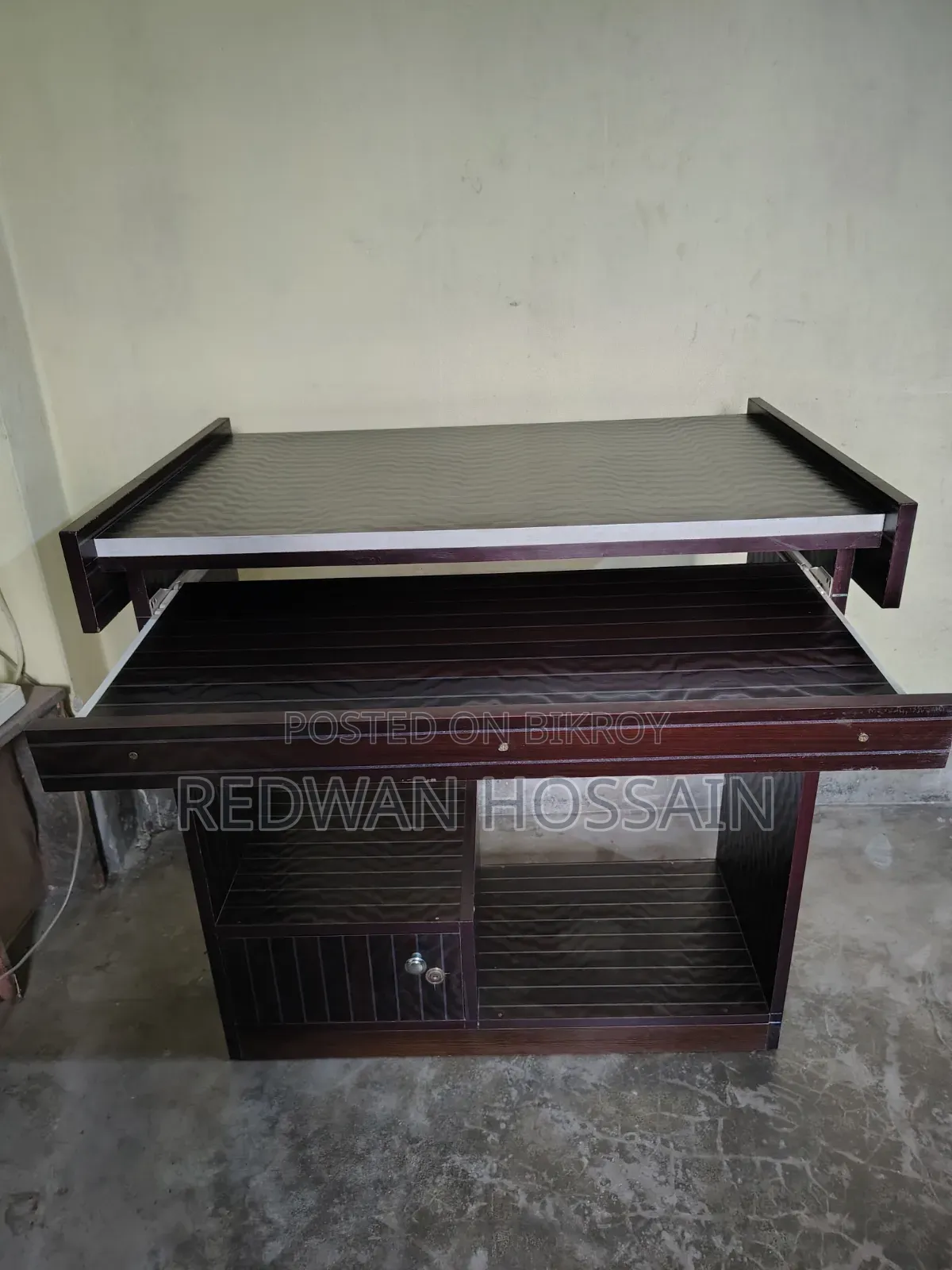 Computer Table for Sale on Urgent Basis !!