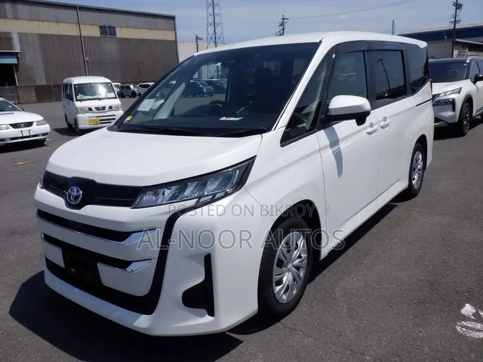 Toyota Noah 2022 Pearl