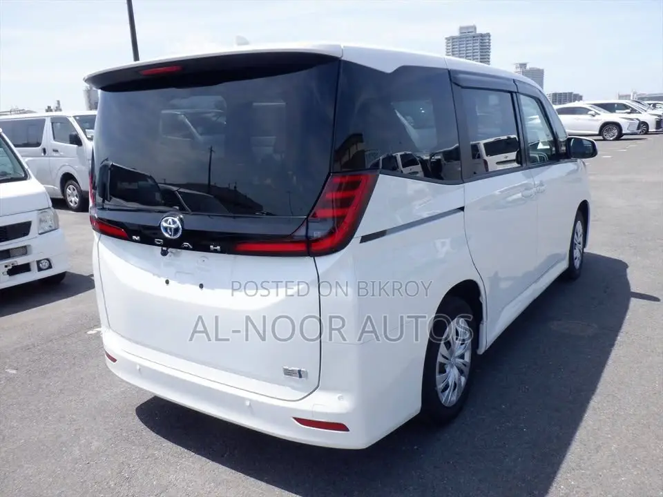 Toyota Noah 2022 Pearl