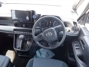 Toyota Noah 2022 Pearl
