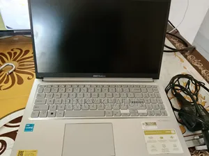 ল্যাপটপ ASUS Vivobook 15 8GB Intel Core I3 SSD 512GB