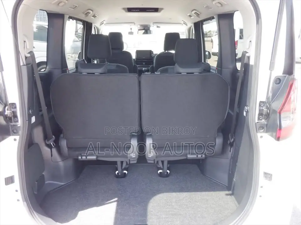 Toyota Noah 2022 Pearl