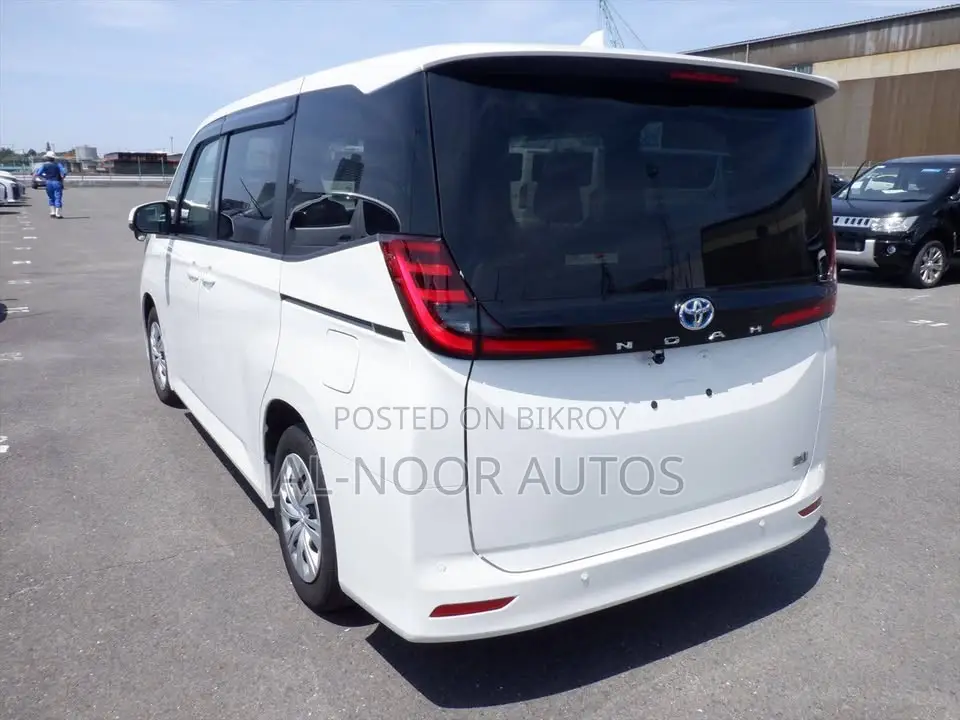 Toyota Noah 2022 Pearl