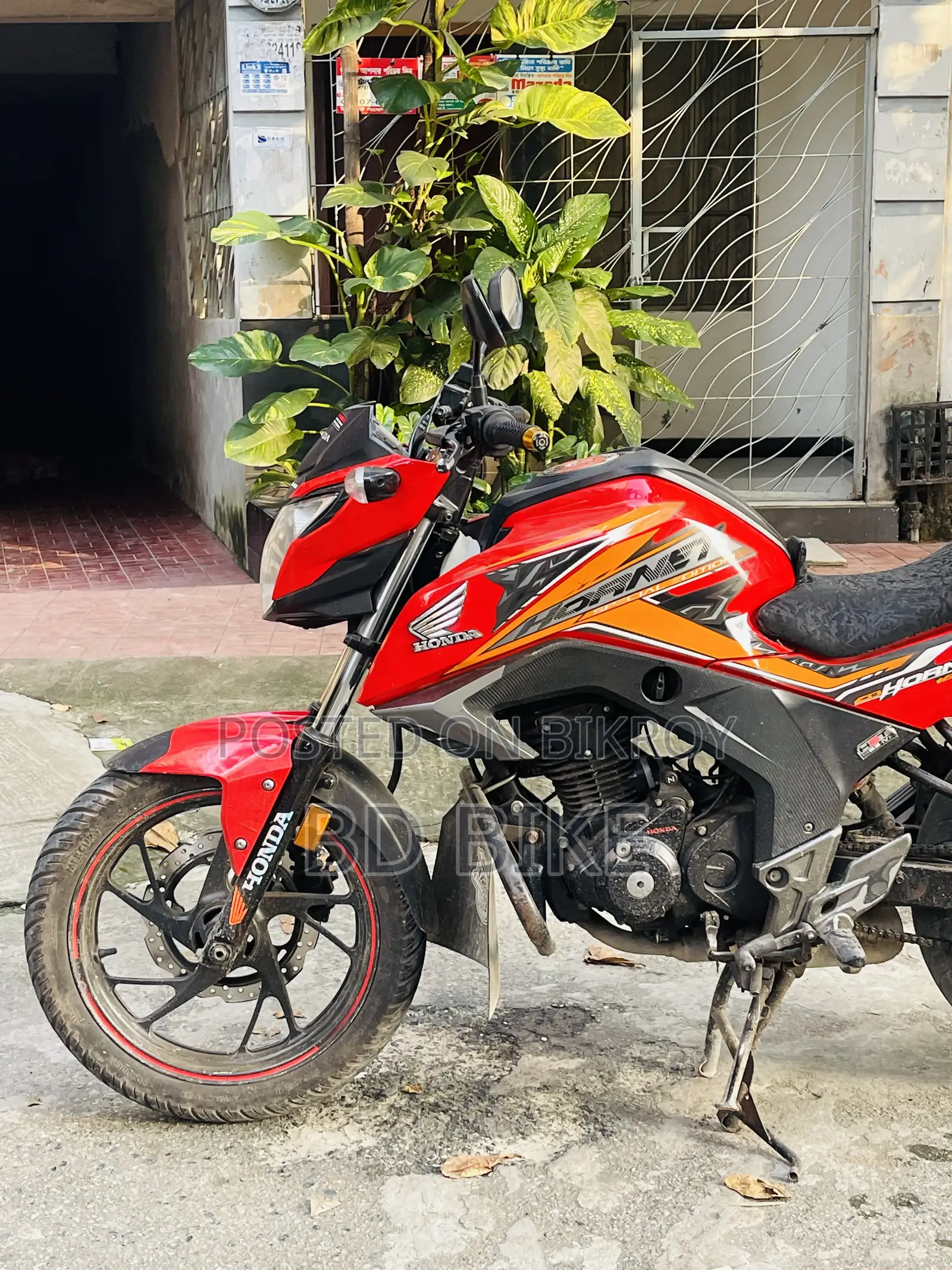 হোন্ডা হর্নেট ২০১৮ রেড