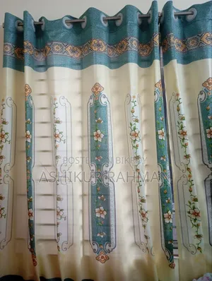 জানালার ৬ কুচির বড় পর্দা।