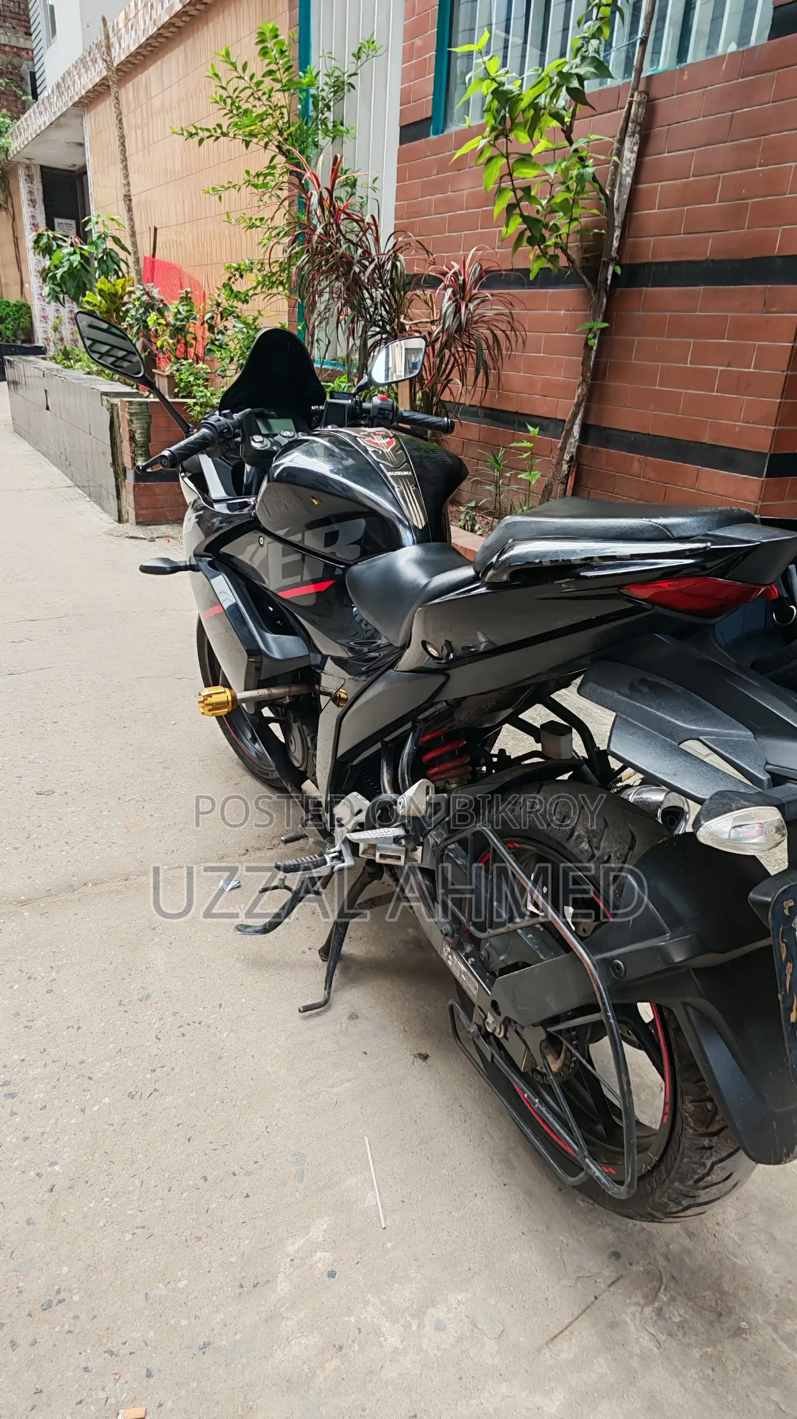 সুজুকি জিক্সার এসএফ ২০২১ কালো