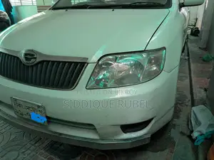টয়োটা করোল্লা ২০০৫ পার্ল