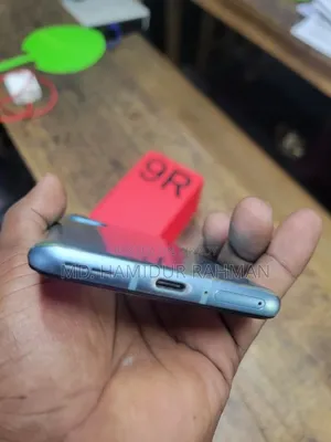 ওয়ানপ্লাস ৯আর ১২৮ জিবি ব্লু
