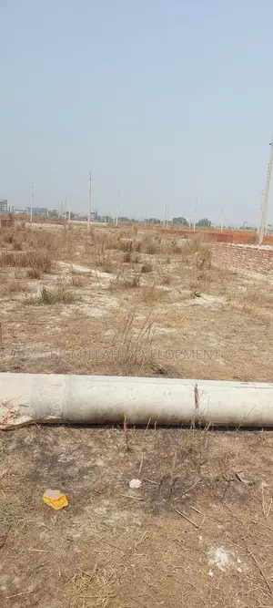 বসুন্ধরা আবাসিক এলাকায় পি-ব্লক দক্ষিণমুখী ৫ কাঠা জমি বিক্রি