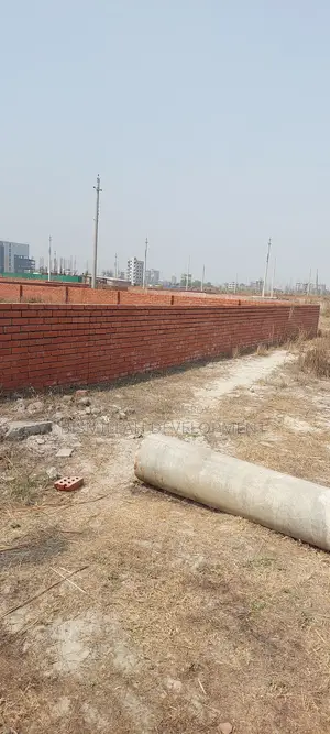 5 Katha Land Sale P-Block South Face at Bashundhara R/A