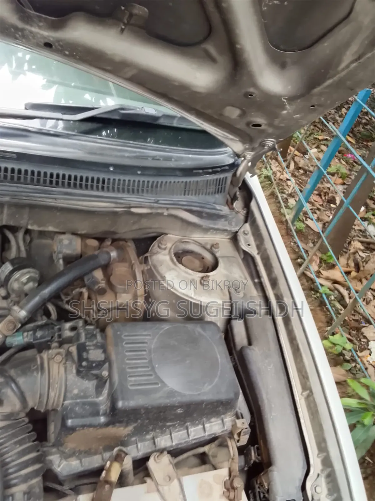 টয়োটা করোলা ২০০৫ হোয়াইট