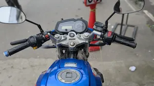 এপ্রিলিয়া এফএক্স ২০১৮ ব্লু