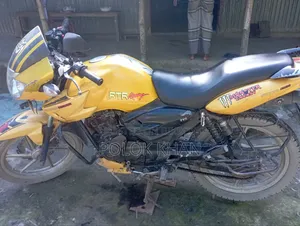 টিভিএস ২০১২ হলুদ
