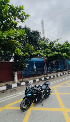 সুজুকি জিক্সার ২০২২ কালো
