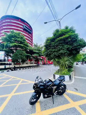 সুজুকি জিক্সার ২০২২ কালো