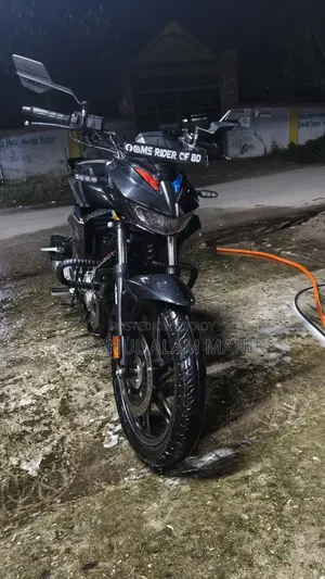 হিরো এক্সট্রিম ১২৫আর ২০২৫ কালো