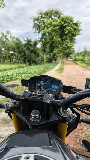 হিরো এক্সট্রিম ১২৫আর ২০২৫ কালো