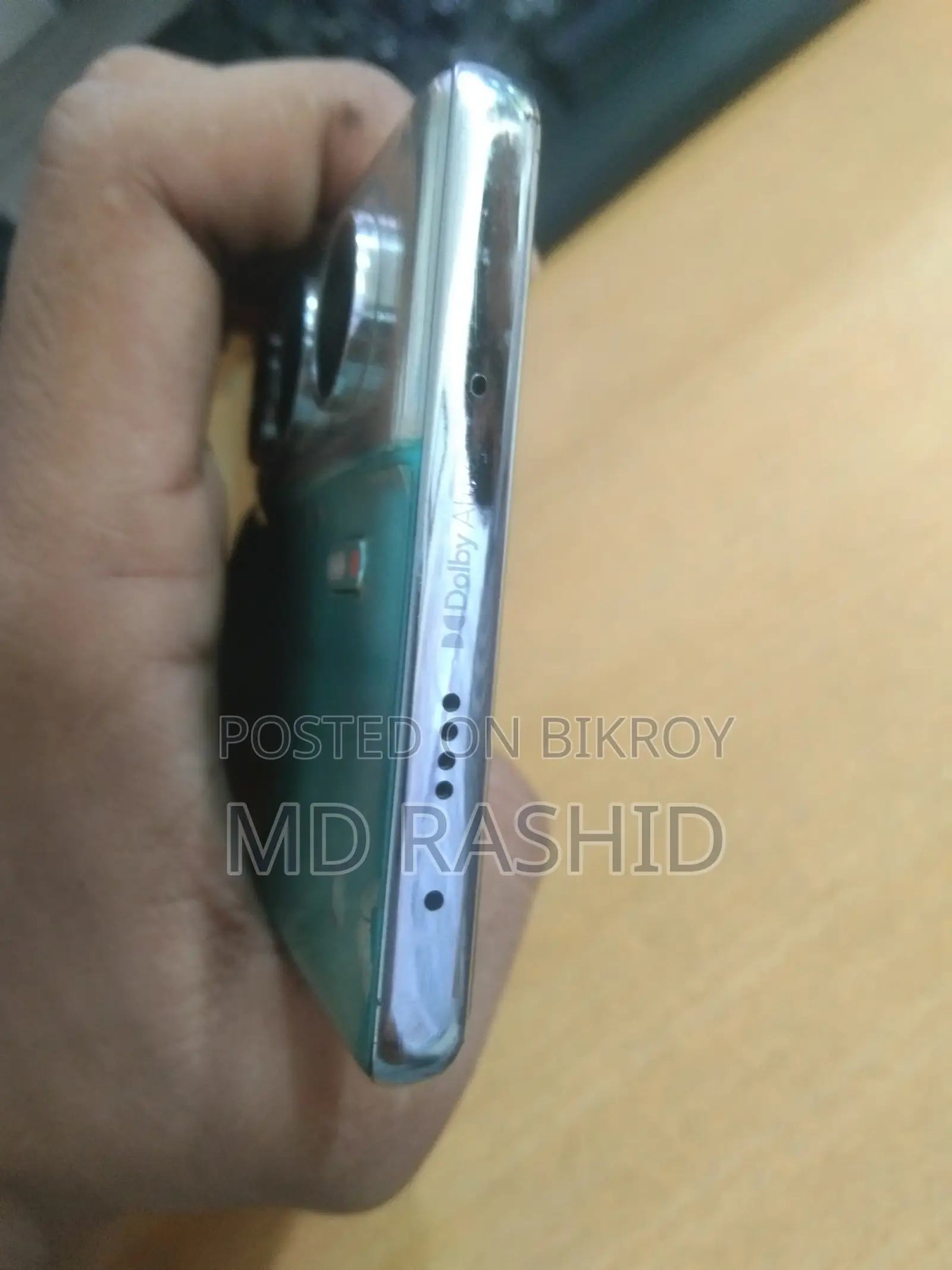 টেকনো ক্যামন ৪০ প্রো ৪জি ২৫৬ জিবি সবুজ