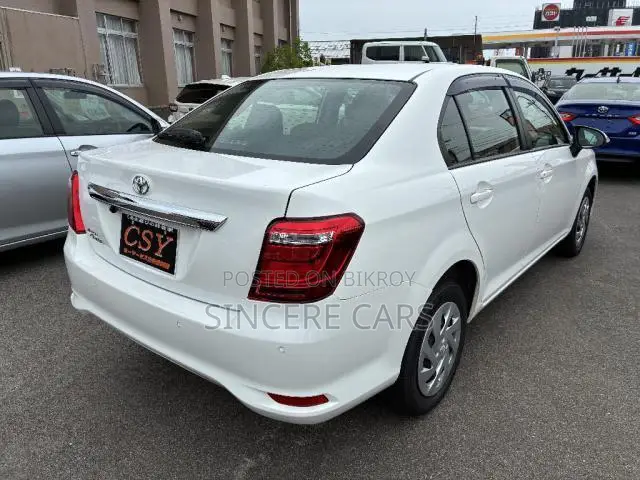 টয়োটা অ্যাক্সিও ২০২১ হোয়াইট