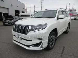 টয়োটা ল্যান্ড ক্রুজার প্রাডো ২.৭ ২০২১ পার্ল