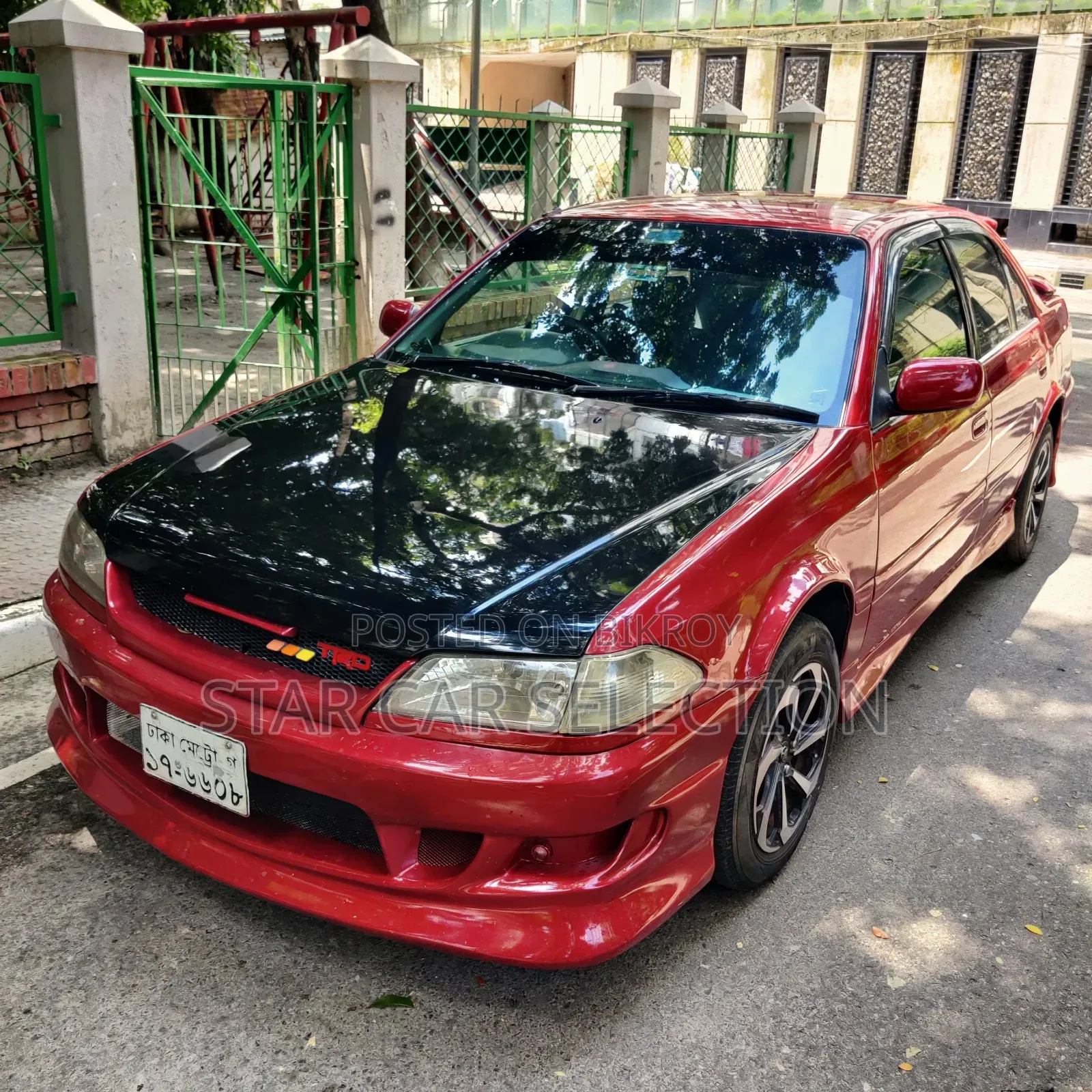 Toyota Carina 2000 Red