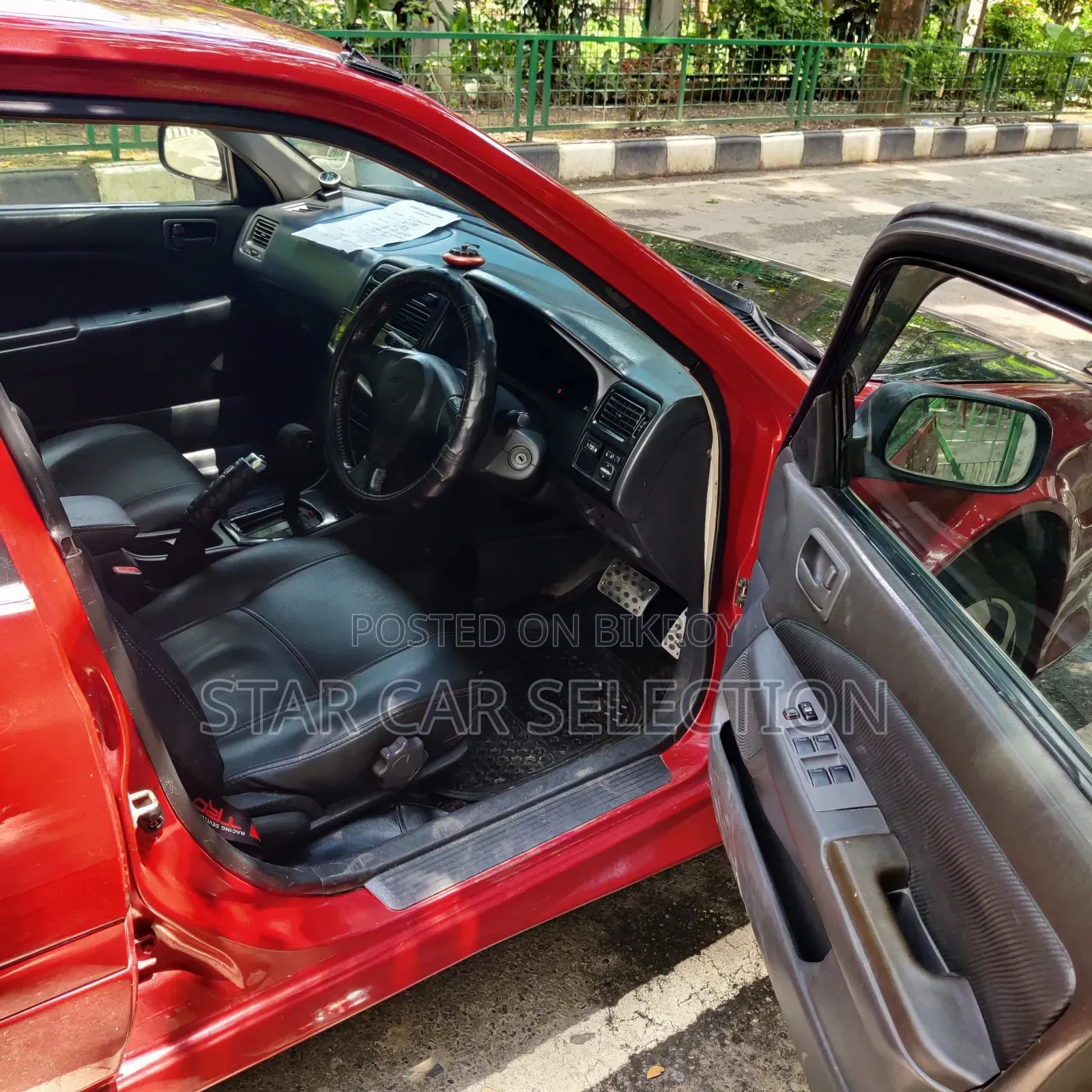 Toyota Carina 2000 Red