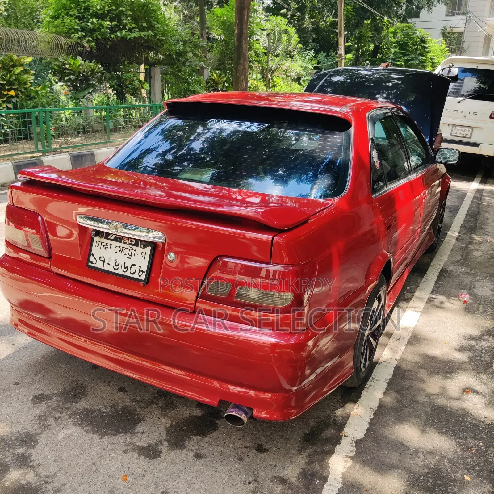 Toyota Carina 2000 Red
