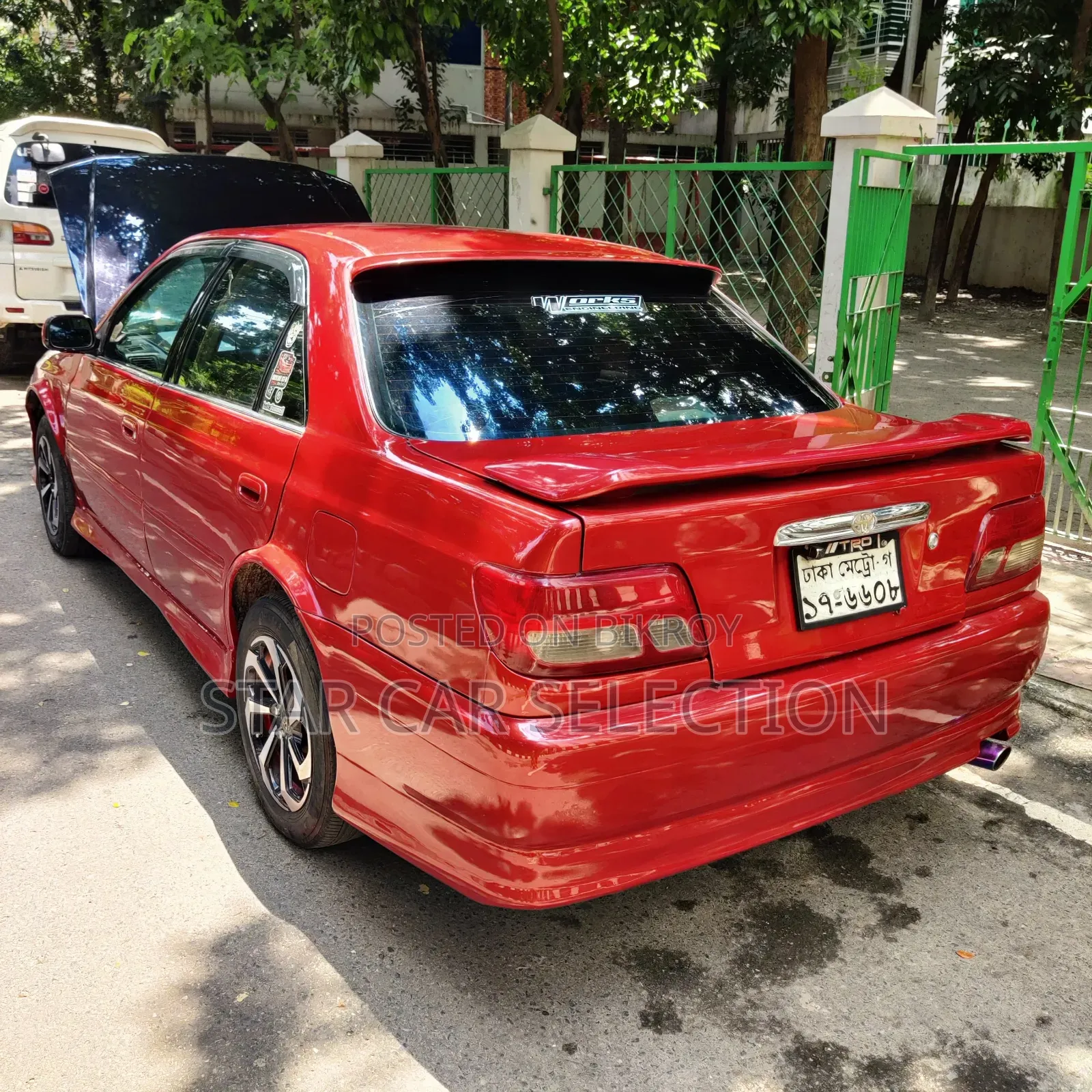 Toyota Carina 2000 Red