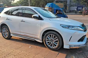টয়োটা হ্যারিয়ার ২.০ ২০১৮ পার্ল