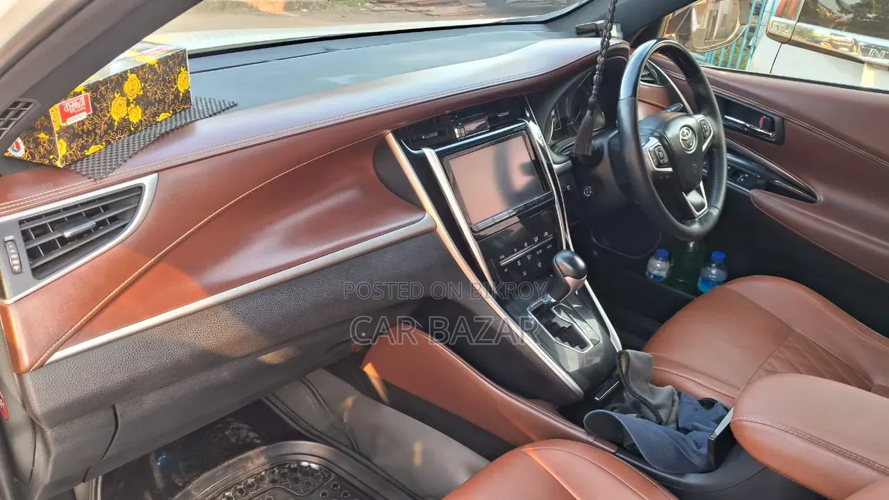 Toyota Harrier 2.0 2018 Pearl