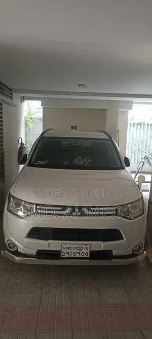 মিতসুবিশি আউটল্যান্ডার ২০১৬ পার্ল
